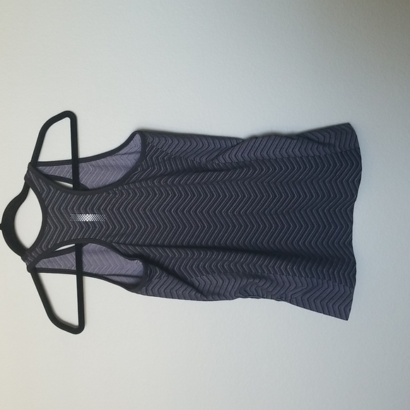 Athleta finish fast Sporty Fitness Workout chevron tank XL - Picture 8 of 9